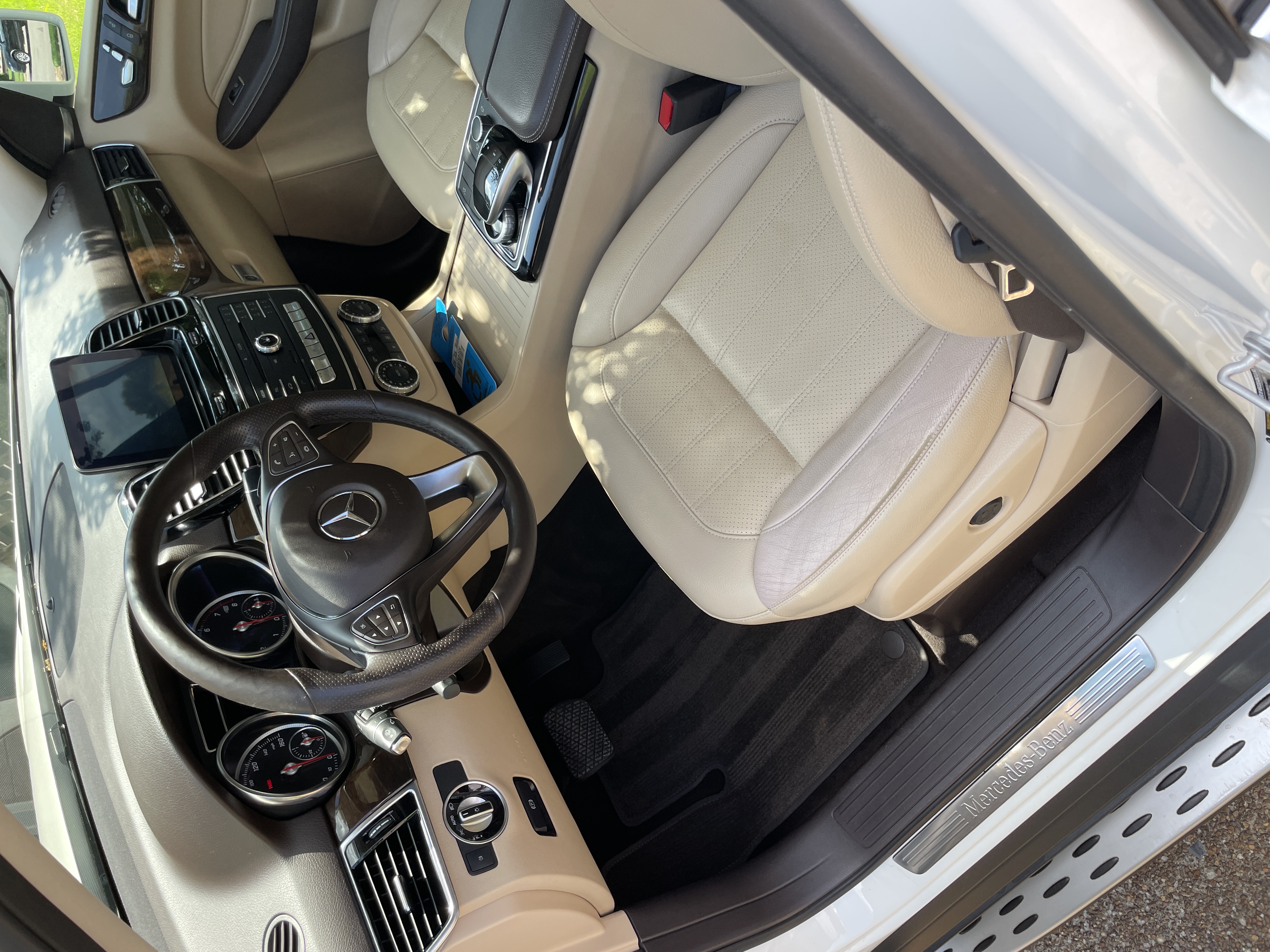 Mercedes-Benz GLE Interior Detail
